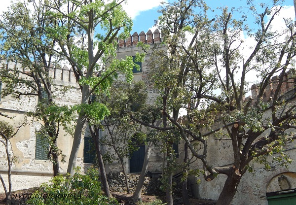 Castello del Catajo e il giardino esterno