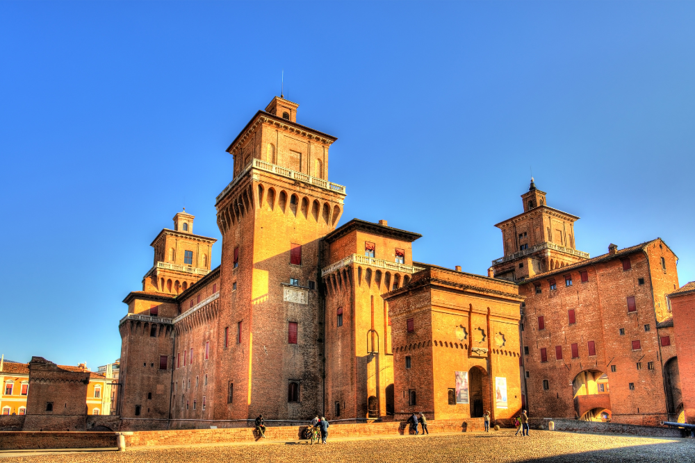 Visitare il Castello Estense per il ponte del 2 giugno a Ferrara