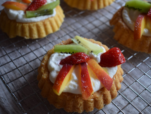 Ricetta Crostatine alla Frutta e Crema Chantilly: Dolce Estivo Facile