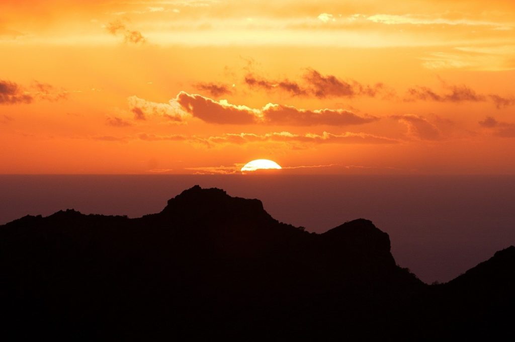 tramonto sulle isole canarie 