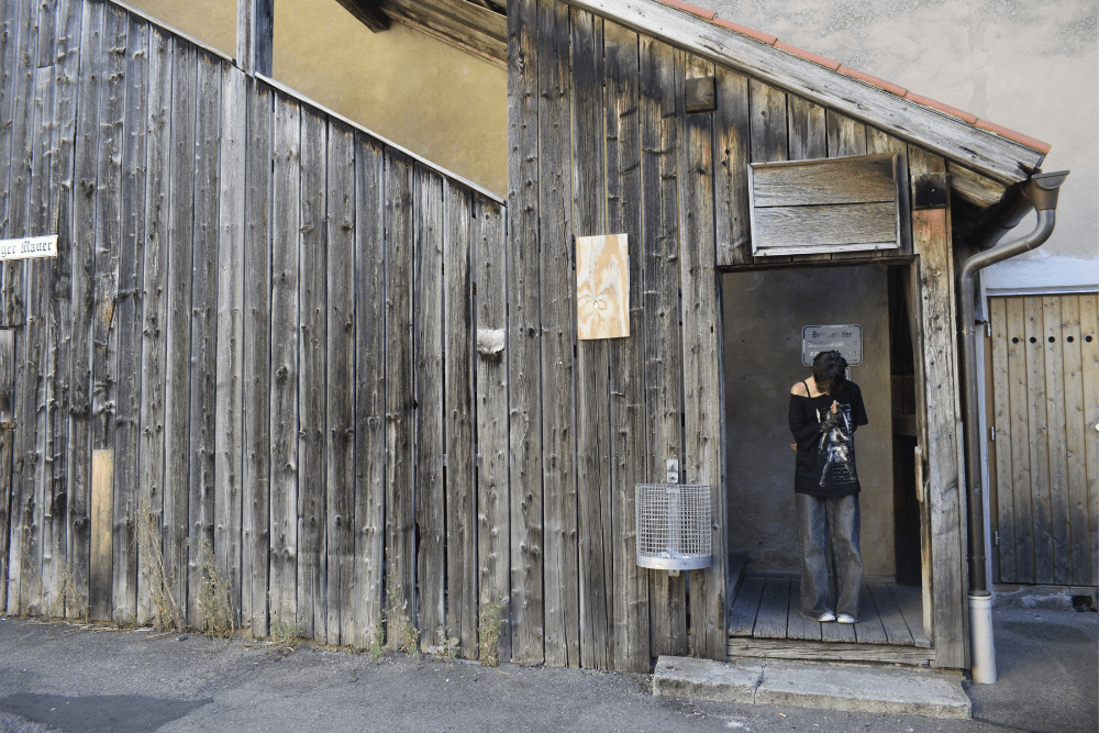 Entrata per la visita delle mura medievali di Nördlingen che ricordano Attack on Titan